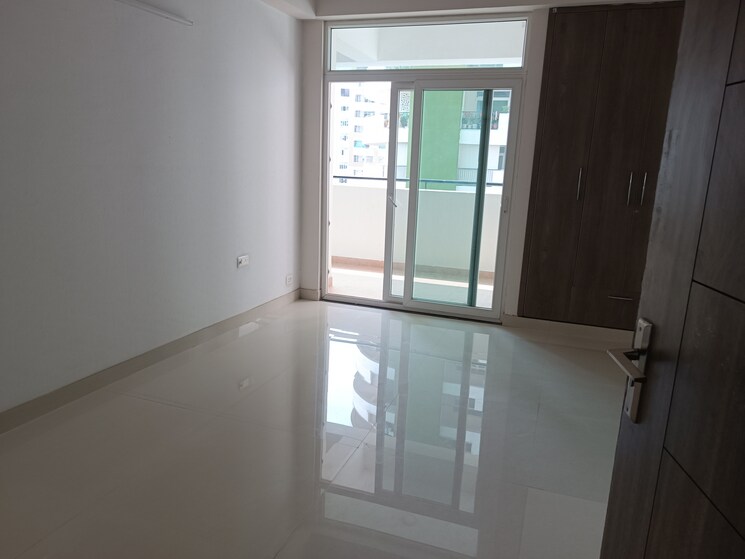 Room, amrapali-heartbeat-city 3 Bedroom 1575 Sq.Ft. Apartment In Sector 107 Noida 9800957