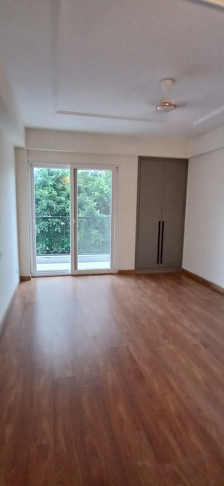 undefined, sg-vista 4 Bedroom 2895 Sq.Ft. Apartment In Raj Nagar Extension Ghaziabad 9801027