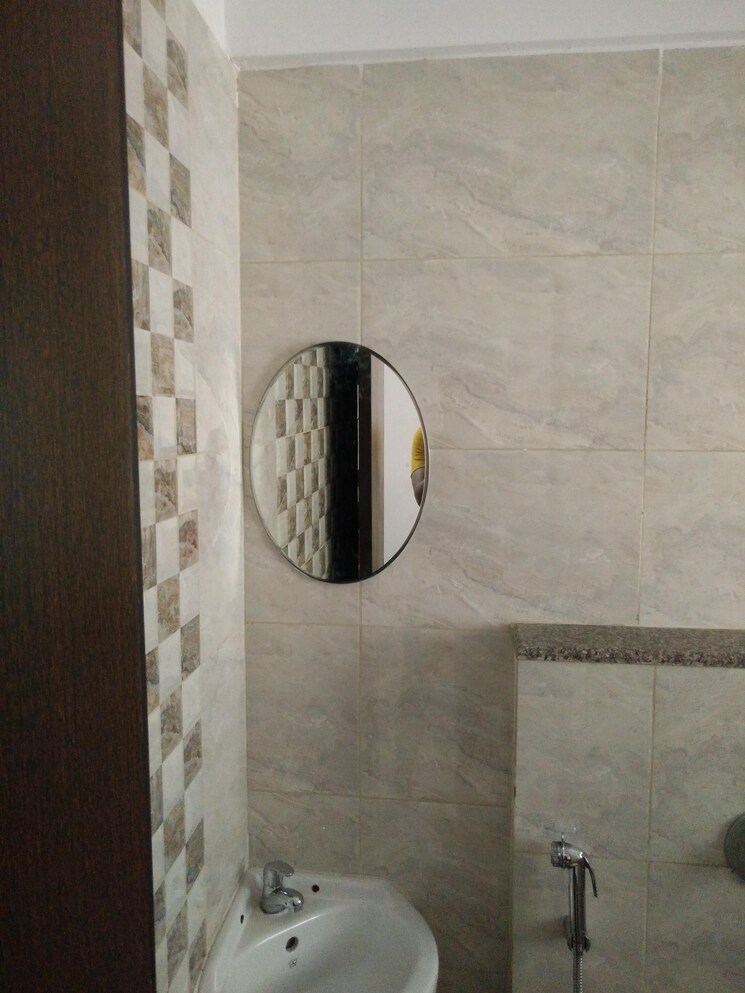 Bathroom, amanora-victory-towers 3.5 Bedroom 2000 Sq.Ft. Apartment In Hadapsar Pune 9801023