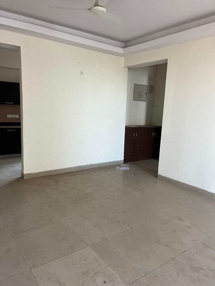 Room, puri-pranayam 3 Bedroom 1857 Sq.Ft. Apartment In Sector 82 Faridabad 9801160