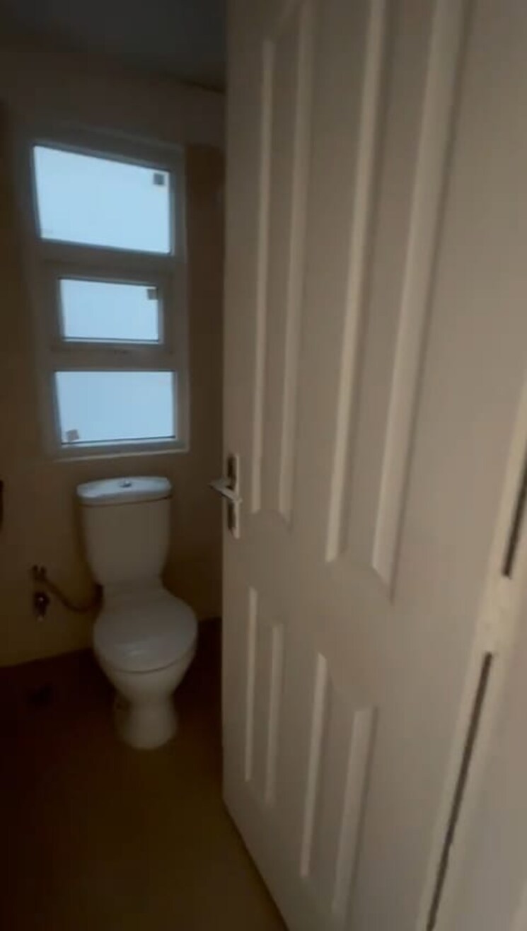 Bathroom, bptp-park-81 3 Bedroom 275 Sq.Yd. Builder Floor In Sector 81 Faridabad 9801204