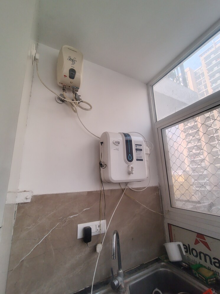 Bathroom, gulshan-bellina 2 Bedroom 597 Sq.Ft. Apartment In Sector 16 Greater Noida Greater Noida 9801335