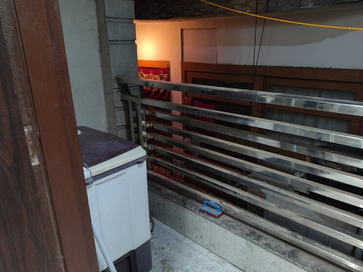 Balcony, govindpuri 3 Bedroom 800 Sq.Ft. Builder Floor In Govindpuri Delhi 9801382