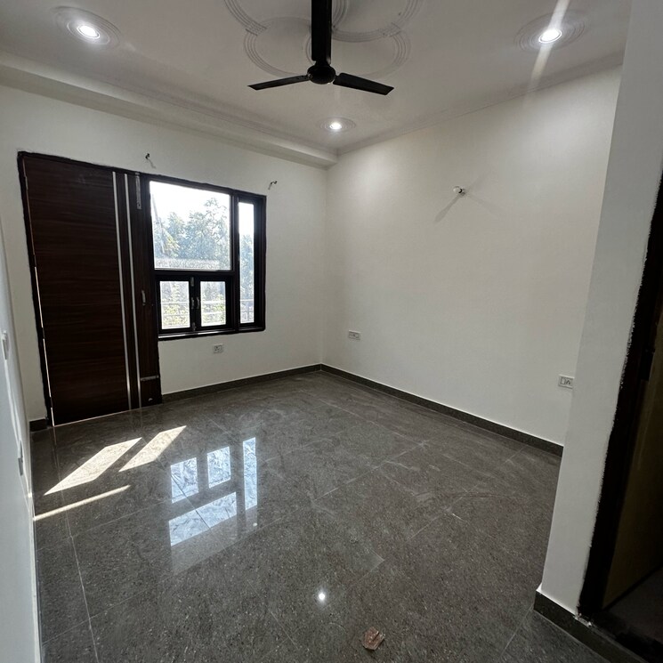 Room, sector 52 3 Bedroom 1836 Sq.Ft. Builder Floor In Sector 52 Gurgaon 9801430