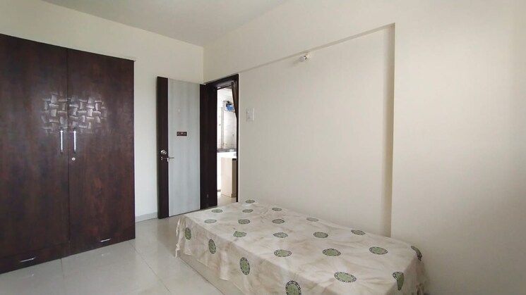 Room, model colony 3 Bedroom 1900 Sq.Ft. Apartment In Model Colony Pune 9801413