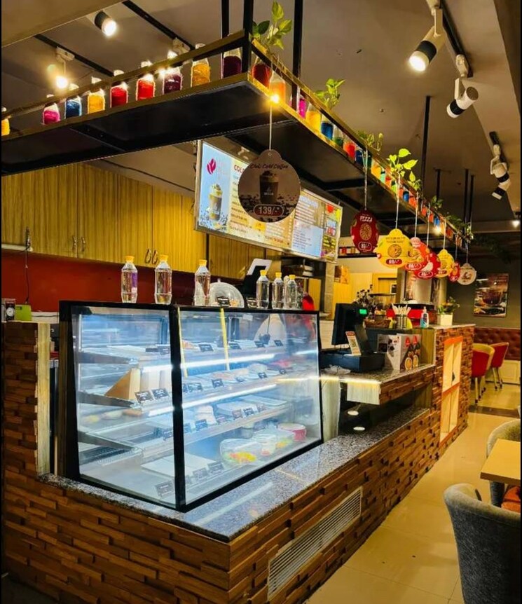 Exterior View, hazratganj Commercial Shop 1500 Sq.Ft. In Hazratganj Lucknow 9801538