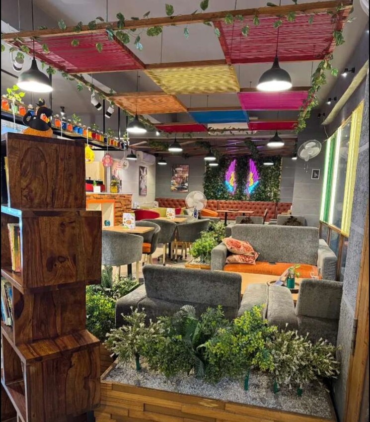 Exterior View, hazratganj Commercial Shop 1500 Sq.Ft. In Hazratganj Lucknow 9801538