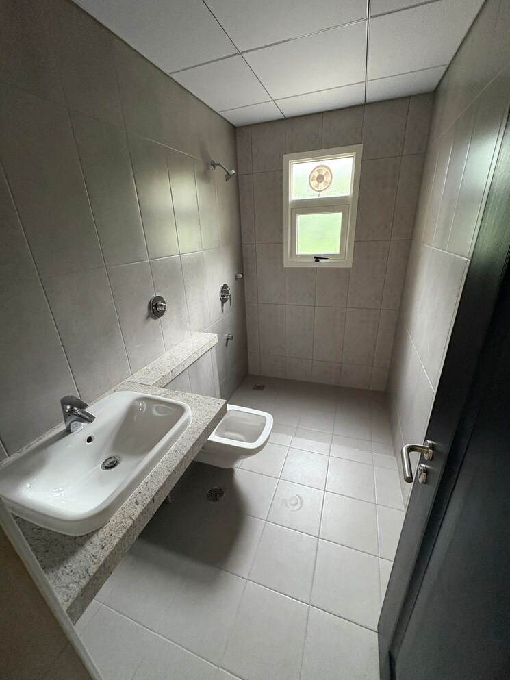 Bathroom, sobha-nesara 3.5 Bedroom 1572 Sq.Ft. Apartment In Kothrud Pune 9801551