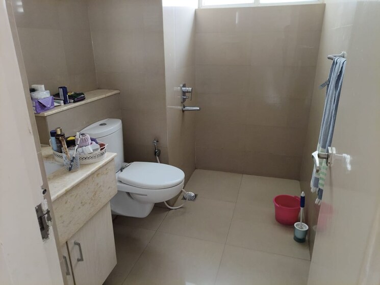 Bathroom, emaar-the-palm-drive-palm-studios 3 Bedroom 2000 Sq.Ft. Apartment In Sector 66 Gurgaon 9801554