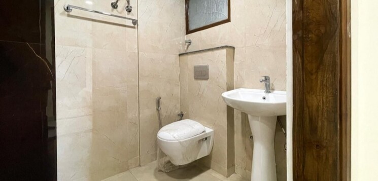 Bathroom, the-suman-marvelous 3 Bedroom 1745 Sq.Ft. Apartment In Ramgarh Bhudda Zirakpur 9801585