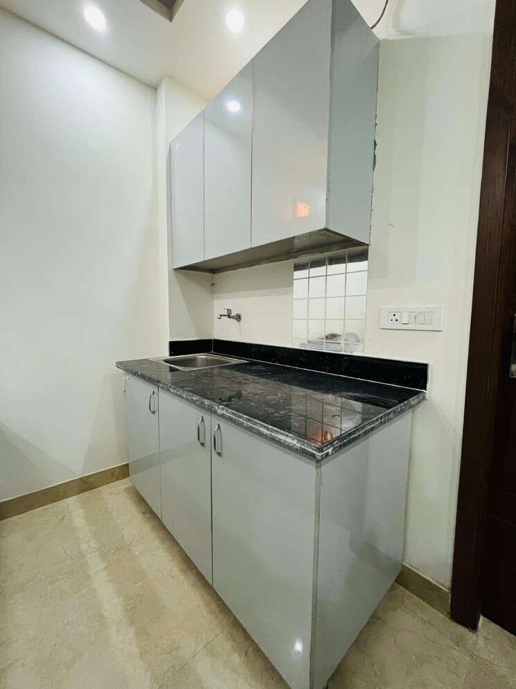 Kitchen, saket 1 RK 300 Sq.Ft. Apartment In Saket Delhi 9801834