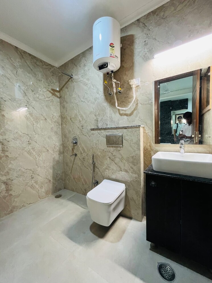 Bathroom, saket 1 RK 300 Sq.Ft. Apartment In Saket Delhi 9801834