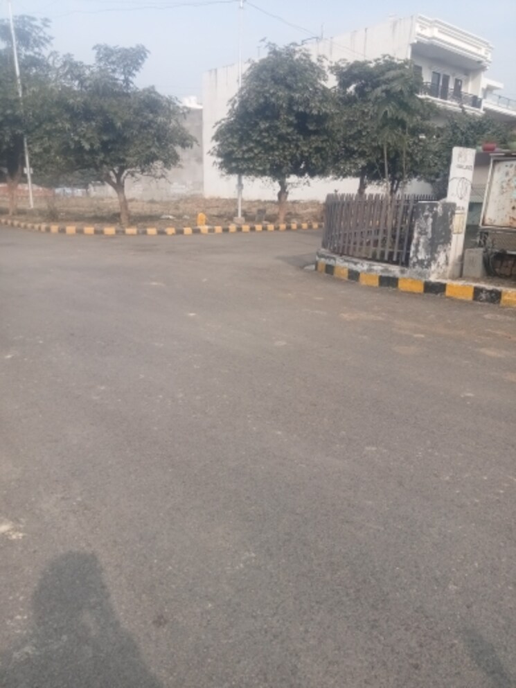 Cover Image, bptp-parklands  303 Sq.Yd. Plot In Sector 76 Faridabad 9801978