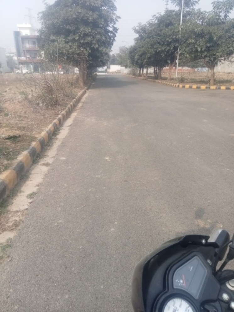 Exterior View, bptp-parklands  303 Sq.Yd. Plot In Sector 76 Faridabad 9801978