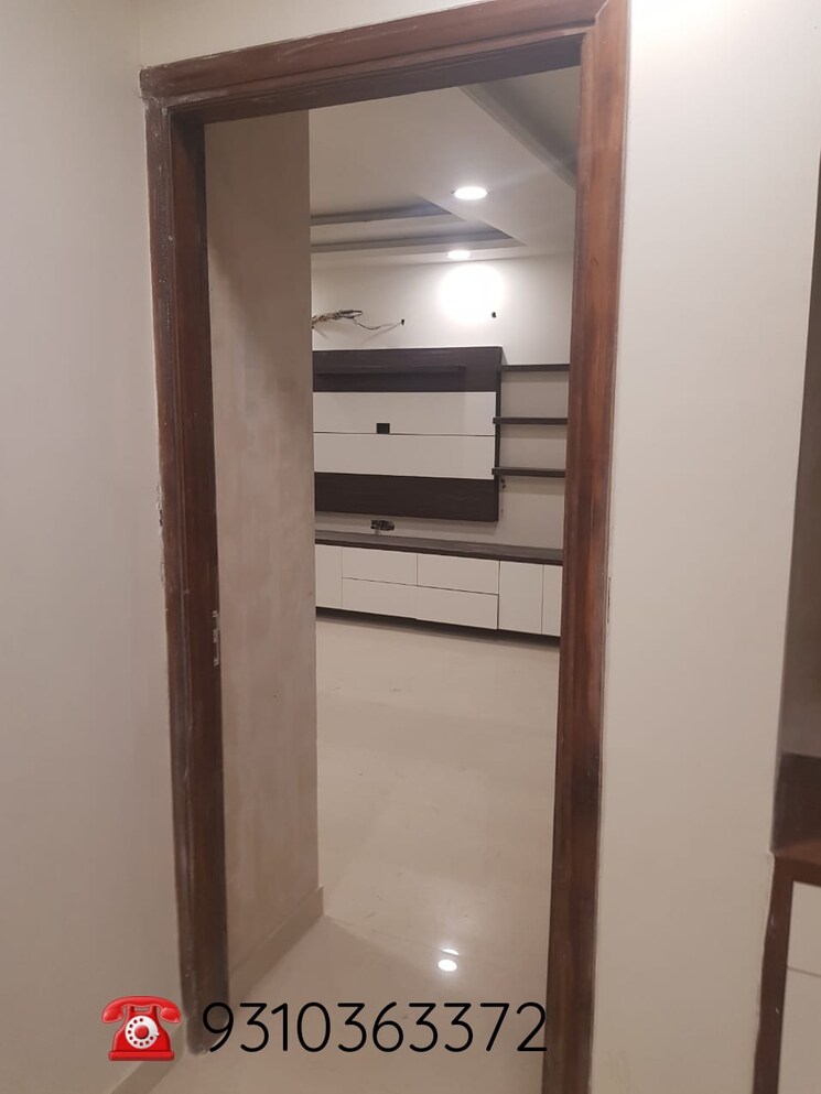 Bathroom, bptp-district-phase-2 3 Bedroom 1850 Sq.Ft. Builder Floor In Sector 84 Faridabad 9802065