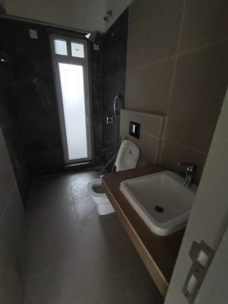 Bathroom, neelkanth-lake-view 3 Bedroom 1300 Sq.Ft. Apartment In Pokhran Road No Two Thane 9803727