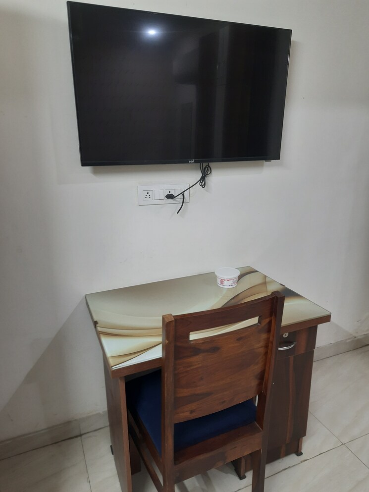 Cover Image, sector 63a Pg For Boys & Girls In Sector 63a 9803740