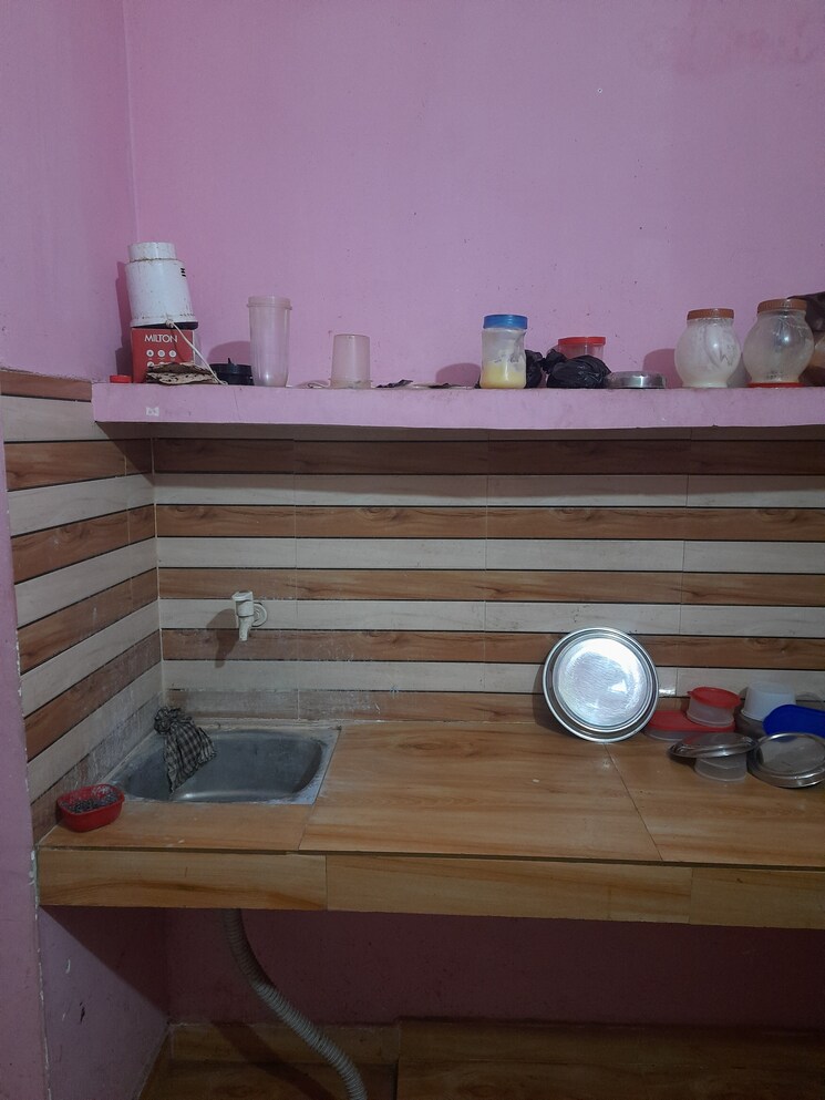 Bathroom, sector 63a Pg For Boys & Girls In Sector 63a 9803740