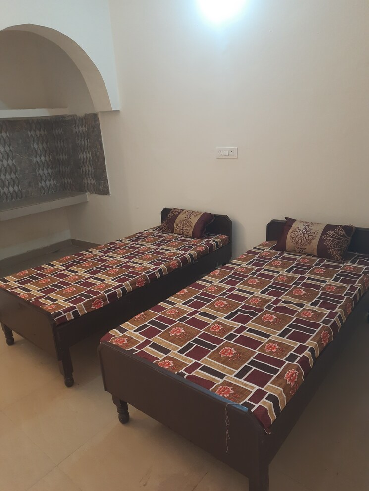 Cover Image, sector 63a Pg For Boys & Girls In Sector 63a 9803851