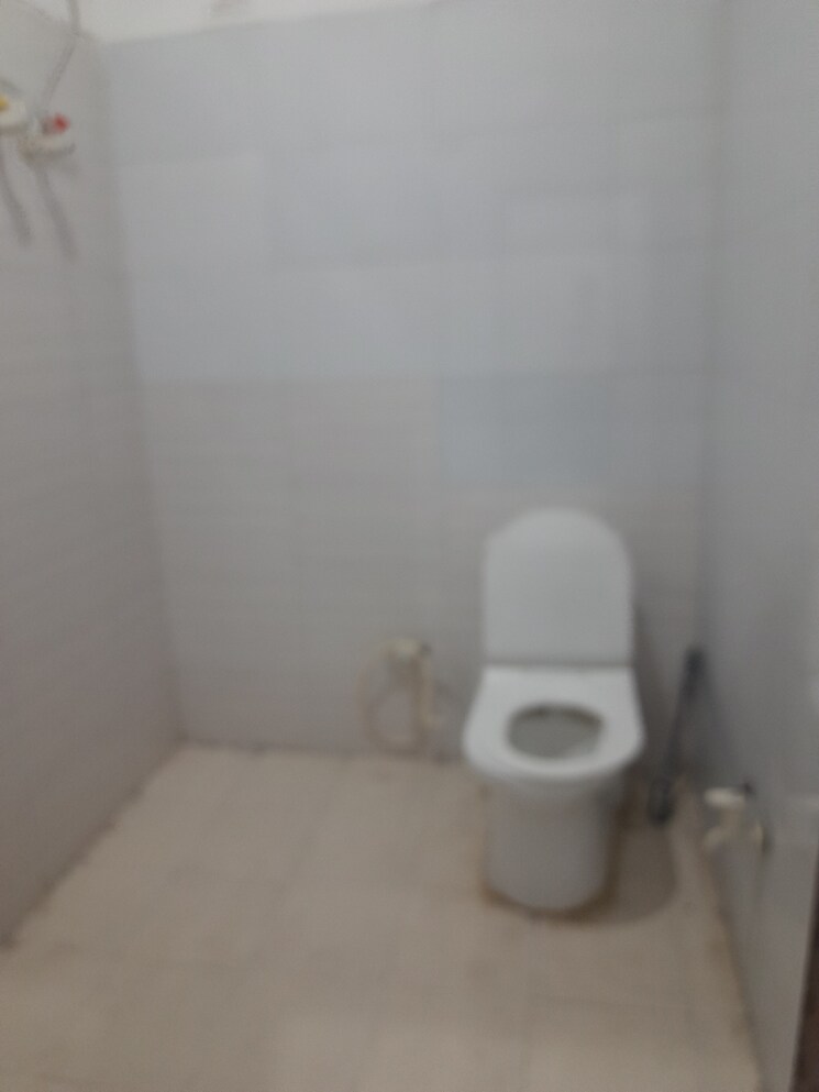 Bathroom, sector 63a Pg For Boys & Girls In Sector 63a 9803851