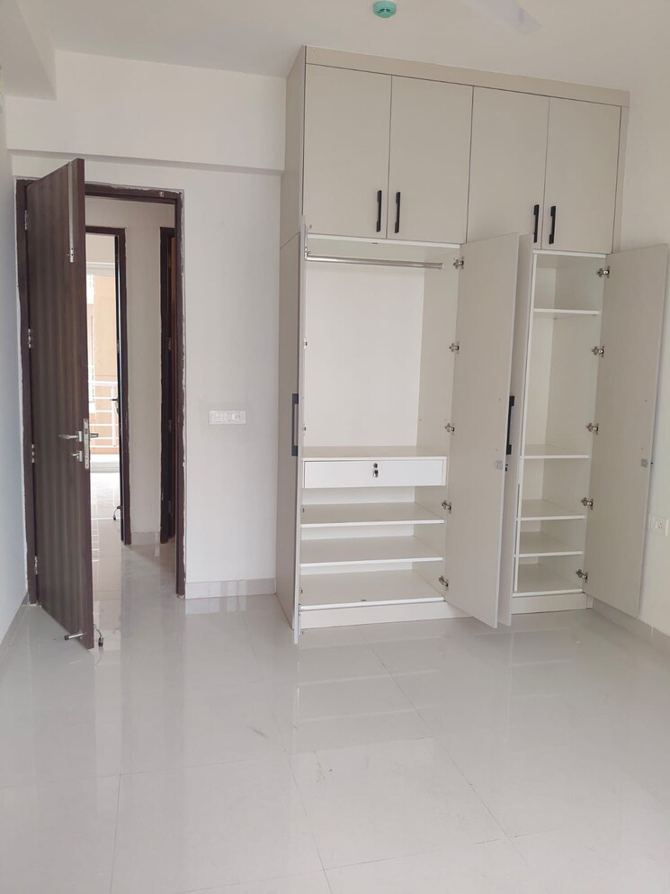 Room, capital-residency-360 3 Bedroom 1976 Sq.Ft. Apartment In Sector 70a Gurgaon 9803894