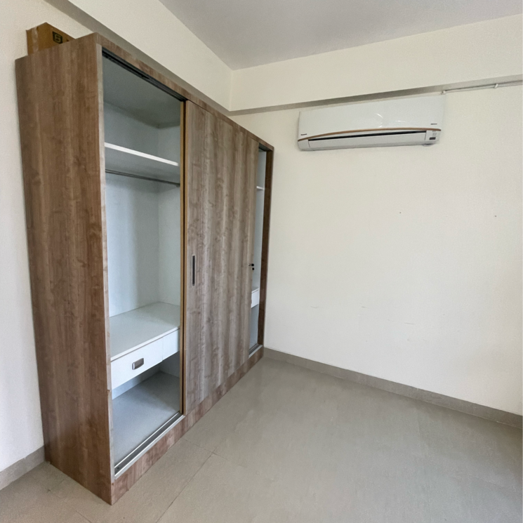 Room, emaar-the-palm-drive-palm-studios 2 Bedroom 1288 Sq.Ft. Apartment In Sector 66 Gurgaon 9804090