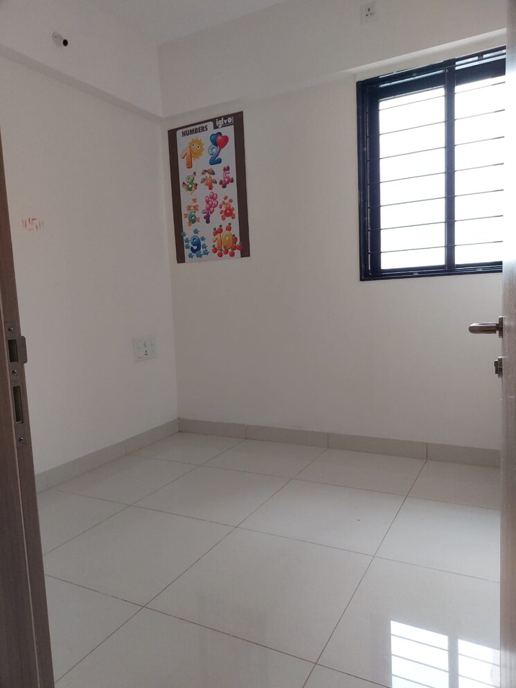 Room, nanded-kalashree 2.5 Bedroom 921 Sq.Ft. Apartment In State Bank Nagar Pune 9804243