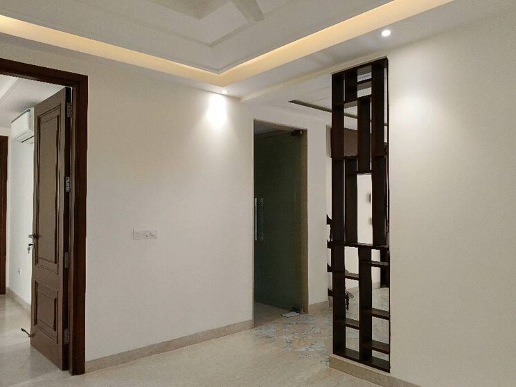Room, defence colony 4 Bedroom 3600 Sq.Ft. Builder Floor In Defence Colony Delhi 9804271