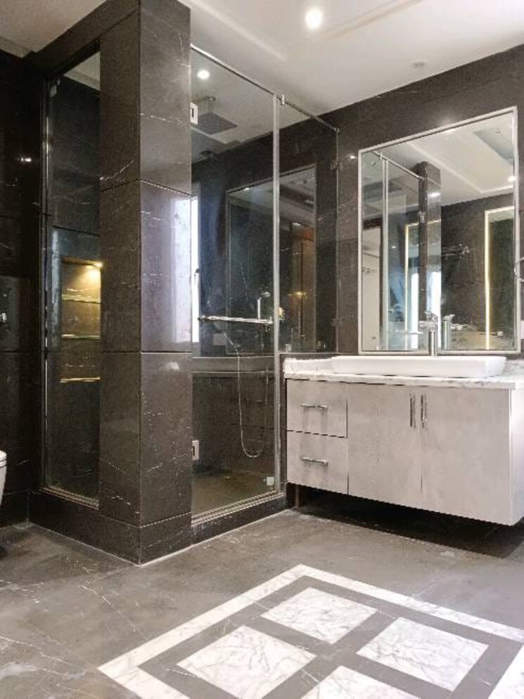 undefined, defence colony 4 Bedroom 3600 Sq.Ft. Builder Floor In Defence Colony Delhi 9804271