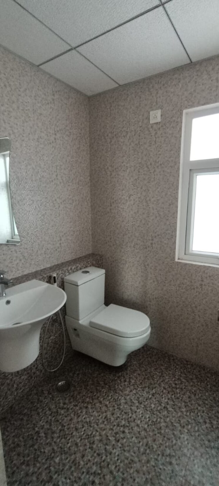 Bathroom, shree-vardhman-victoria 2 Bedroom 1350 Sq.Ft. Apartment In Sector 70 Gurgaon 9804500