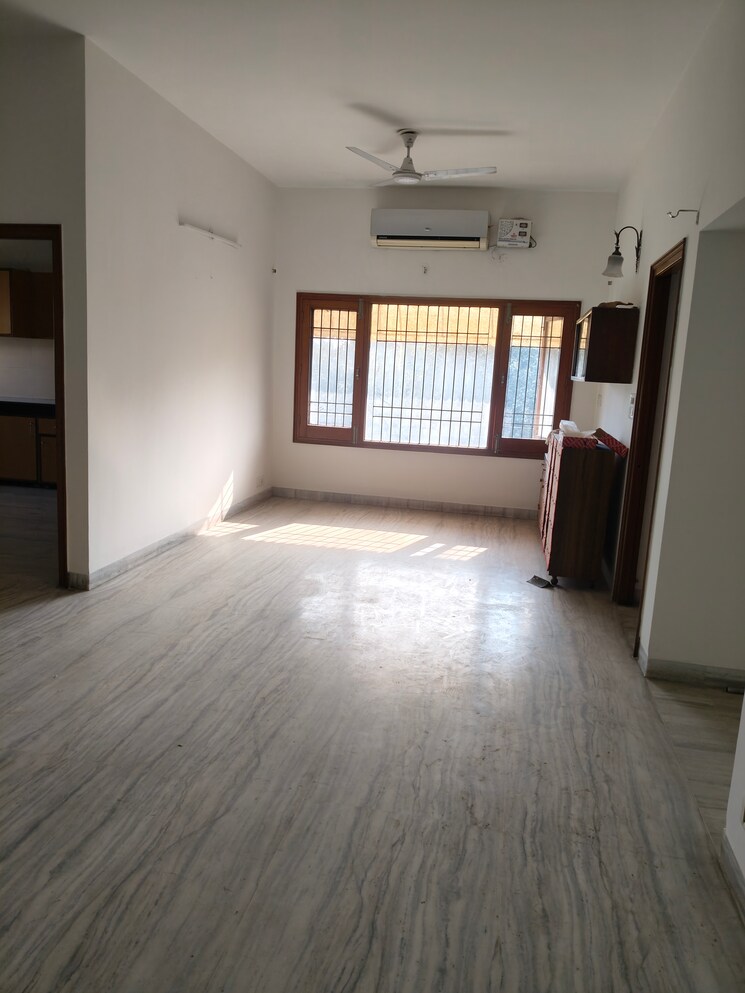 Room, sector 6 3 Bedroom 2300 Sq.Ft. Independent House In Sector 6 Panchkula 9804644