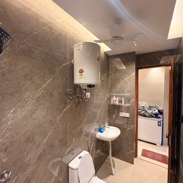 Bathroom, lajpat nagar i 2 Bedroom 900 Sq.Ft. Builder Floor In Lajpat Nagar I Delhi 9804840