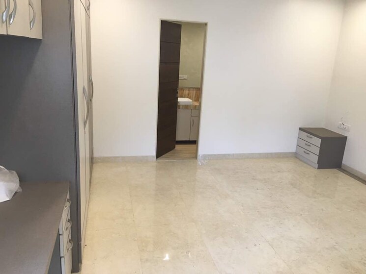 Room, golden-rock 4 Bedroom 1400 Sq.Ft. Apartment In Bandra West Mumbai 9804947