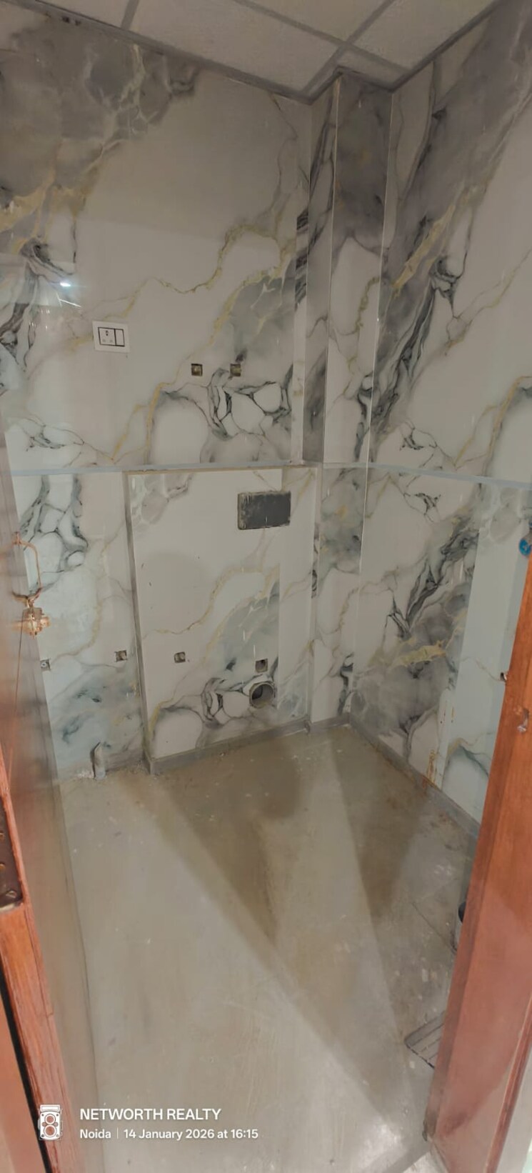 Bathroom, sector 73 3 Bedroom 1300 Sq.Ft. Builder Floor In Sector 73 Noida 9804991