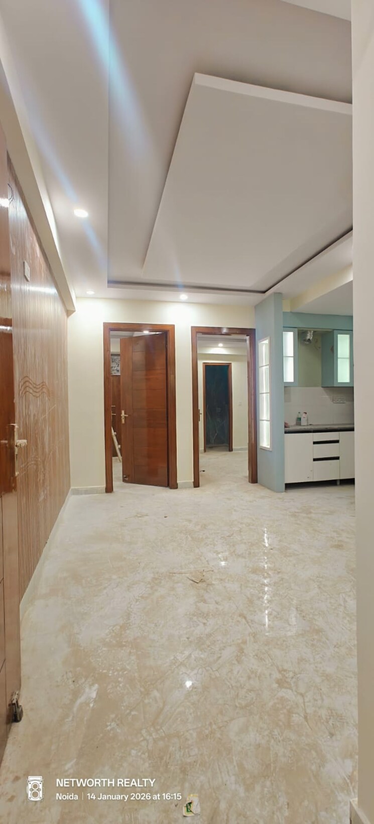Room, sector 73 3 Bedroom 1300 Sq.Ft. Builder Floor In Sector 73 Noida 9804991