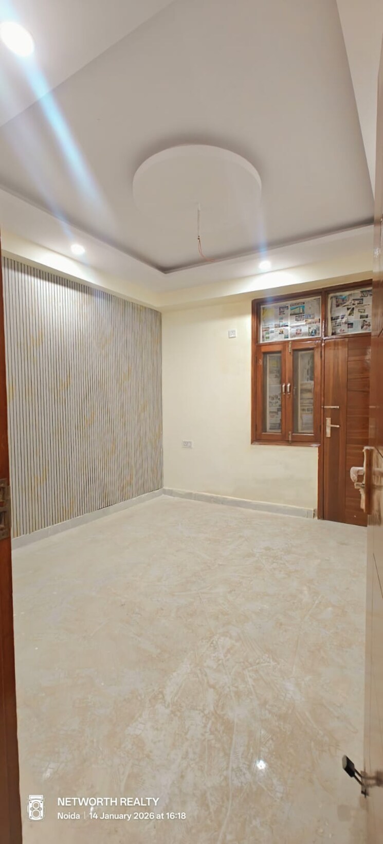 Room, sector 73 3 Bedroom 1300 Sq.Ft. Builder Floor In Sector 73 Noida 9804991