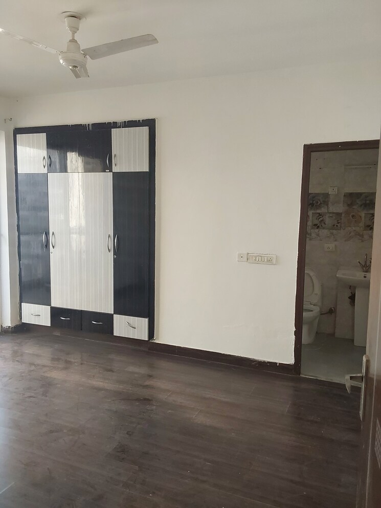 Master Bedroom, ansal-royal-heritage 3 Bedroom 1485 Sq.Ft. Apartment In Sector 70 Faridabad 9805514