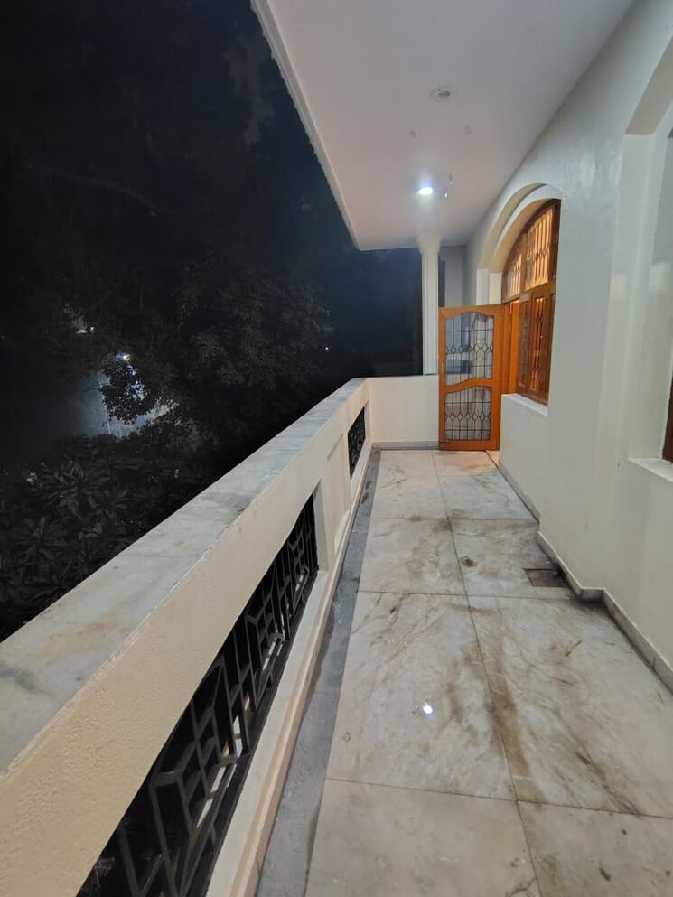 Balcony, ardee-mall 3 Bedroom 300 Sq.Ft. Apartment In Sector 52 Gurgaon 9805477