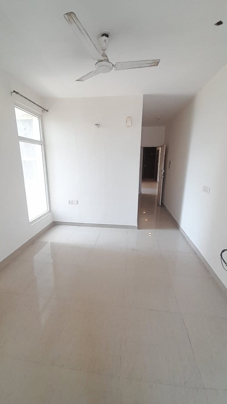 Room, tulip-lemon 2 Bedroom 526 Sq.Ft. Apartment In Sector 69 Gurgaon 9805747