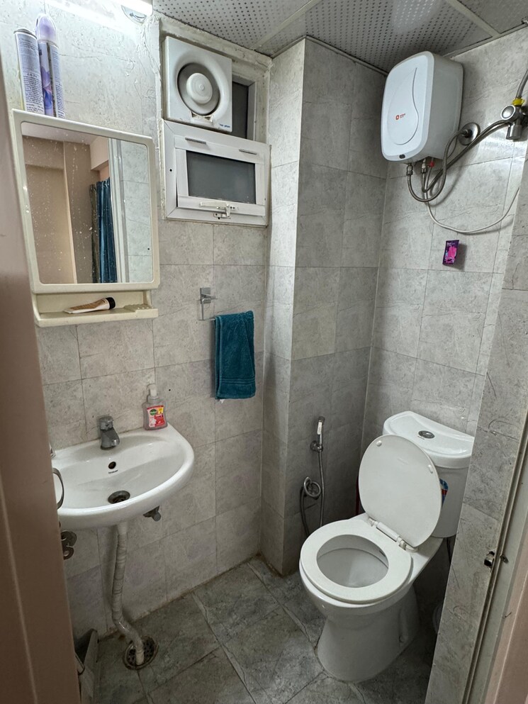 Bathroom, tulip-lemon 2 Bedroom 526 Sq.Ft. Apartment In Sector 69 Gurgaon 9805768