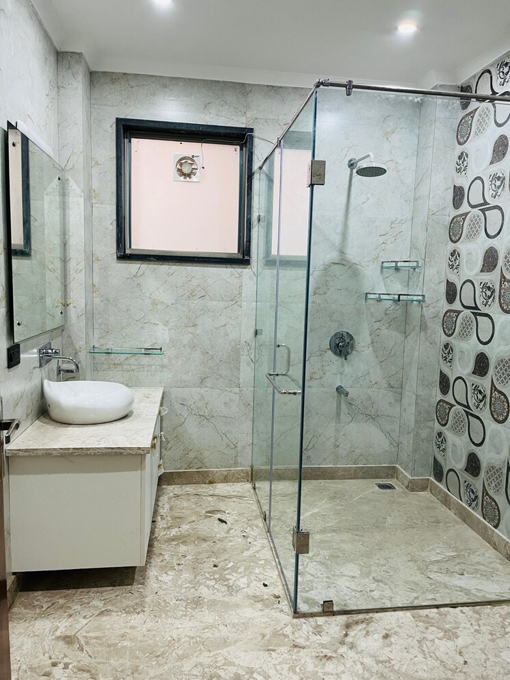 Bathroom, super-mart-1 3 Bedroom 1978 Sq.Ft. Builder Floor In Dlf Phase iv Gurgaon 9806701