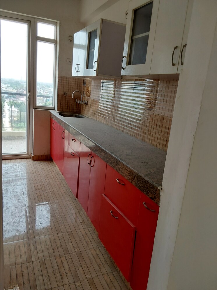 Kitchen, ansal-royal-heritage 2.5 Bedroom 1000 Sq.Ft. Apartment In Sector 70 Faridabad 9806842