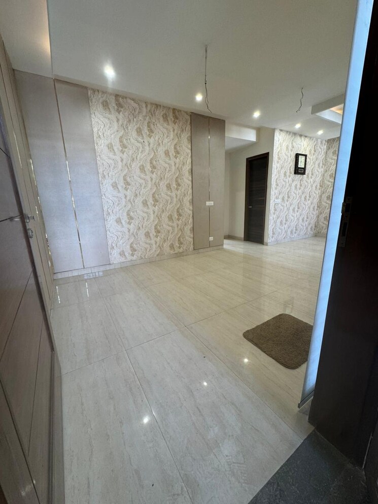 Bathroom, prem-bansal-sapphire-court 3 Bedroom 1350 Sq.Ft. Builder Floor In Patiala Road Zirakpur 9806881