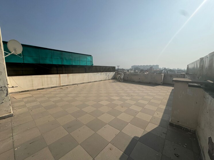 Swimming Pool, prem-bansal-sapphire-court 3 Bedroom 1350 Sq.Ft. Builder Floor In Patiala Road Zirakpur 9806881