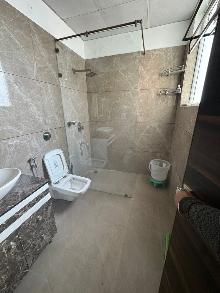 Bathroom, prem-bansal-sapphire-court 3 Bedroom 1350 Sq.Ft. Builder Floor In Patiala Road Zirakpur 9806881