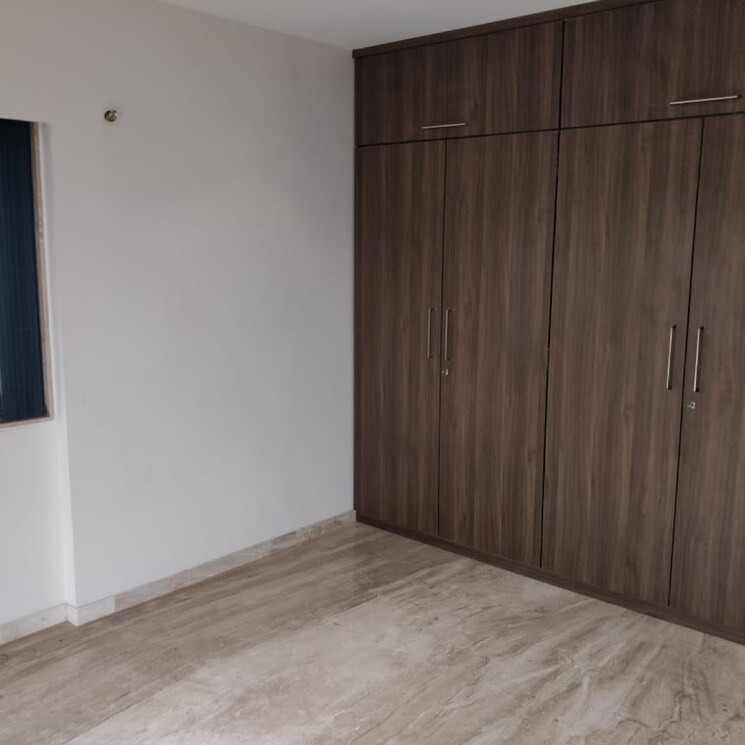Room, santacruz east 3 Bedroom 1300 Sq.Ft. Apartment In Santacruz East Mumbai 9806956
