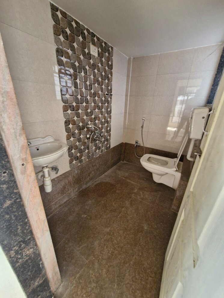 Attached Bathroom, kini-tower 1 Bedroom 445 Sq.Ft. Apartment In Virar West Palghar 9807018