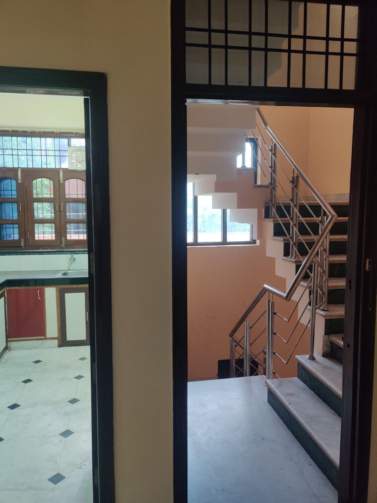 undefined, sushant lok iii 2.5 Bedroom 192 Sq.Yd. Builder Floor In Sushant Lok Iii Gurgaon 9807163