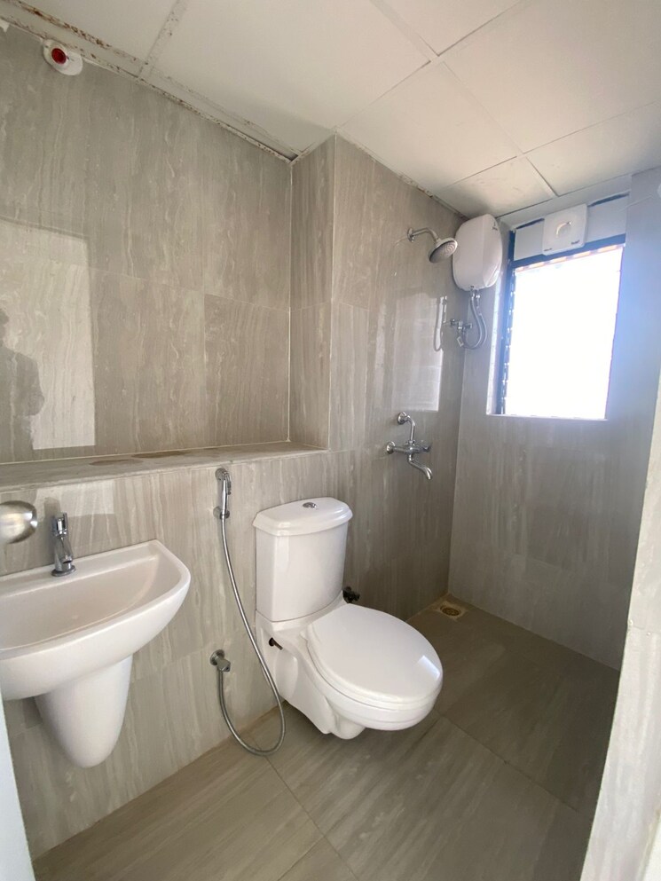 Bathroom, runwal-gardens-phase-2 1 Bedroom 467 Sq.Ft. Apartment In Dombivli East Thane 9807372
