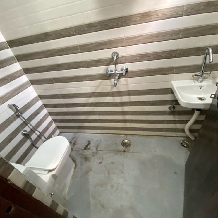 Bathroom, chattarpur 1 Bedroom 450 Sq.Ft. Builder Floor In Chattarpur Delhi 9807390